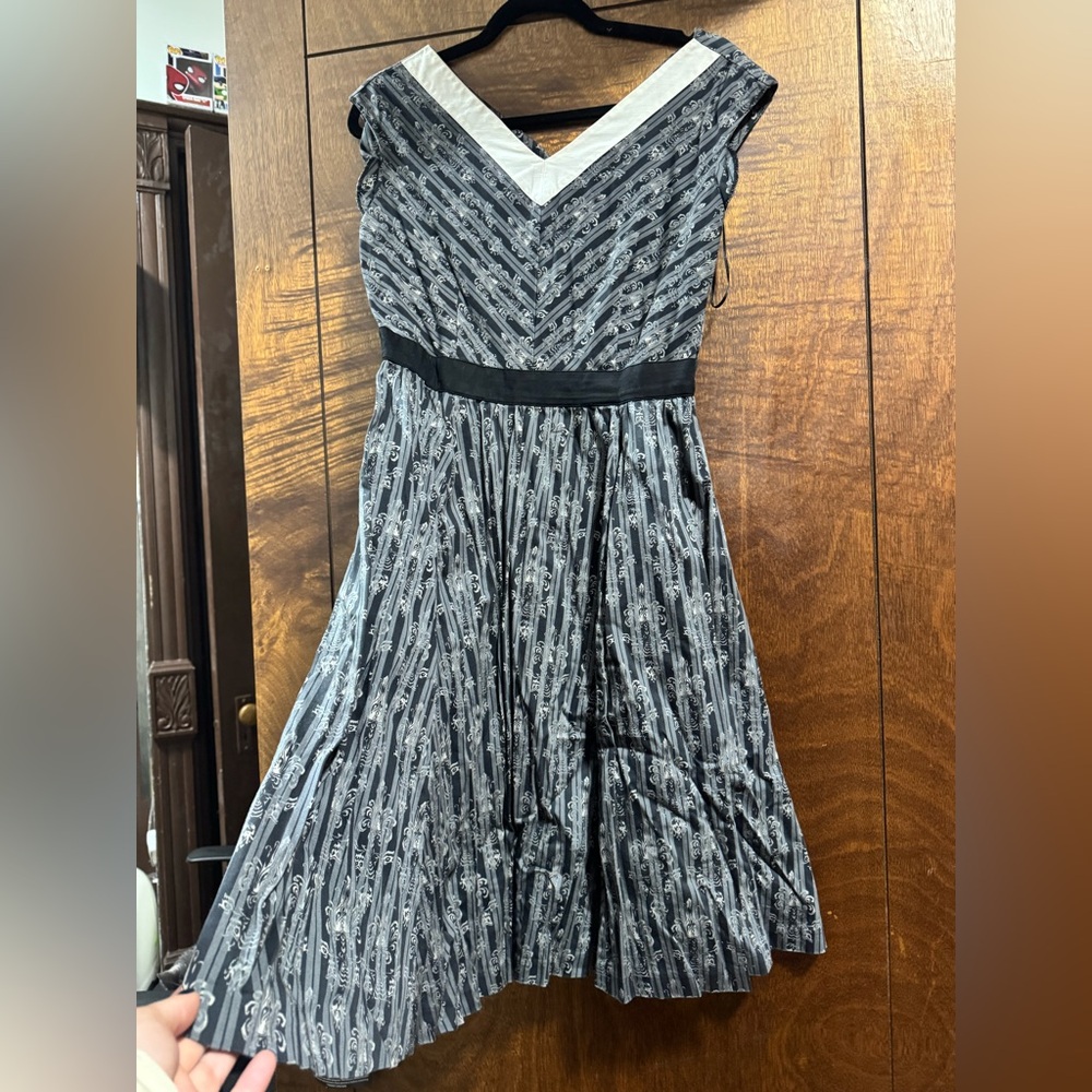 RARE Disney Dress Shop Haunted Mansion wallpaper dress size M